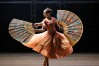 玩跳舞扇子技巧