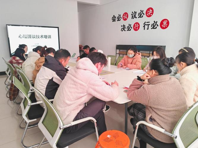 如何通过系统培训提升办案谈话中的信息获取效率与对象心理突破能力？-图1