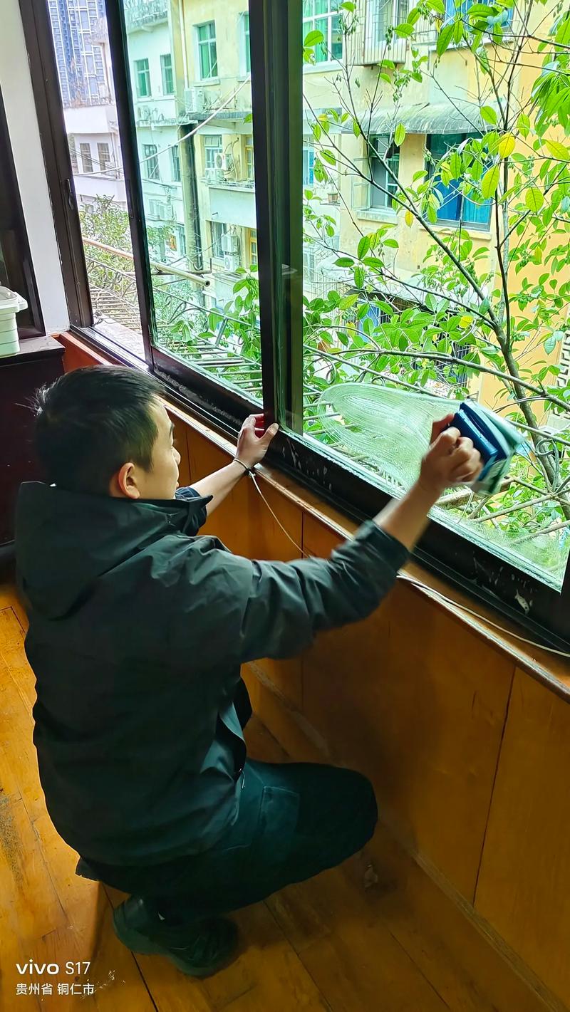 擦窗台技巧-图1 擦窗台技巧-图1