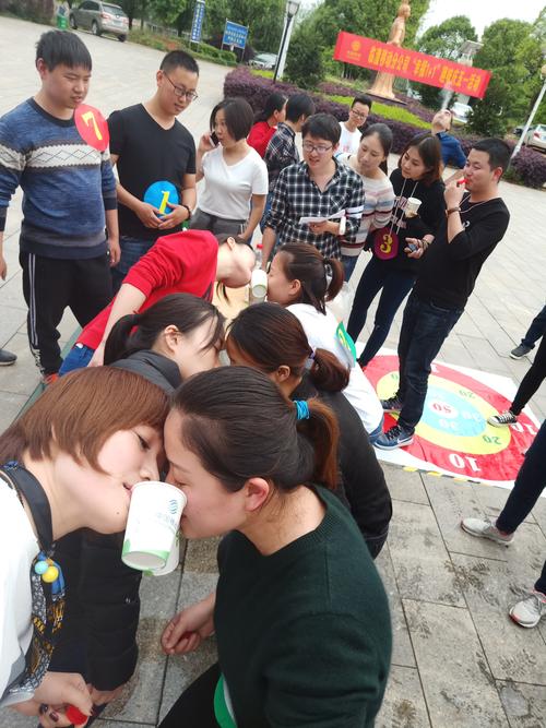 纸杯衔水技巧-图1 纸杯衔水技巧-图1