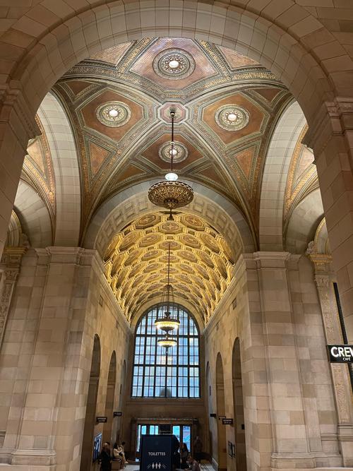 国外银行厅堂如何玩转创意设计？-图3