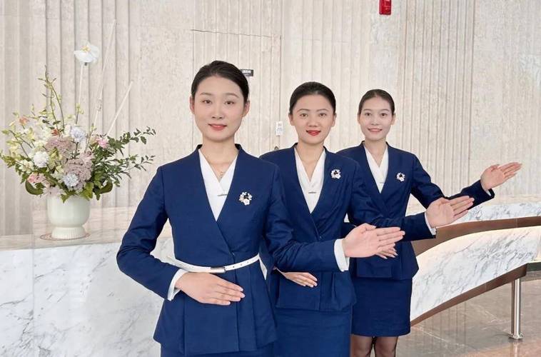 前台接待客服有哪些必备技巧？-图1