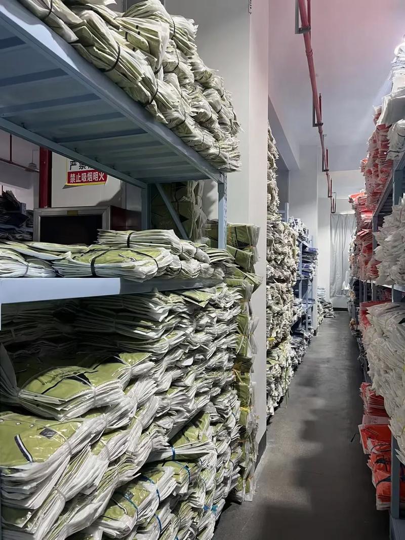 库房衣服摆放技巧有哪些？附实用图片解析如何提升空间利用率与存取效率？-图1