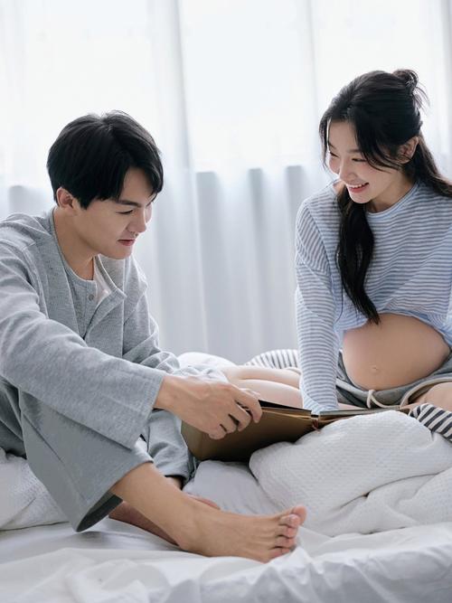夫妻孕妇照片创意照片-图1 夫妻孕妇照片创意照片-图1