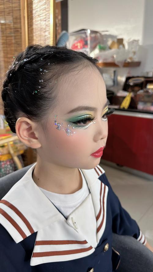 儿童创意妆容适合孩子吗？-图3