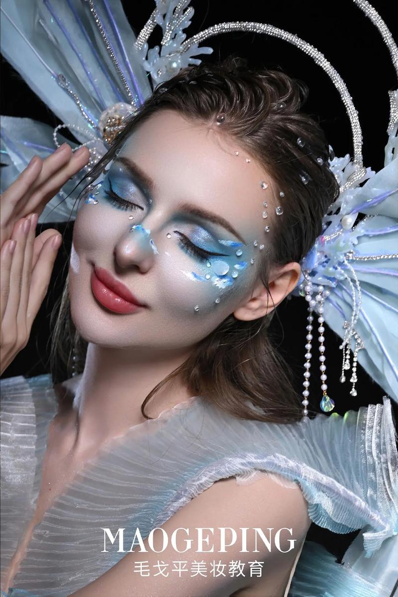 夸张创意彩妆图片，如何突破现实边界？-图1