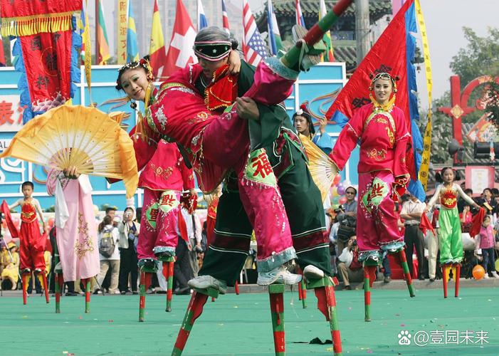 如何掌握走高跷的实用技巧?-图3 如何掌握走高跷的实用技巧?-图3