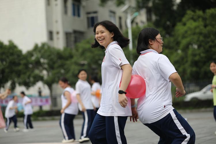 夹球跑 技巧-图2 夹球跑 技巧-图2