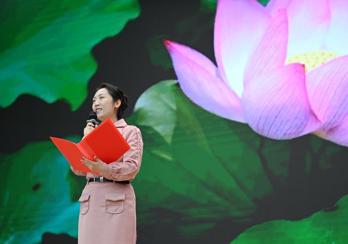 朗诵的技巧女子-图1 朗诵的技巧女子-图1