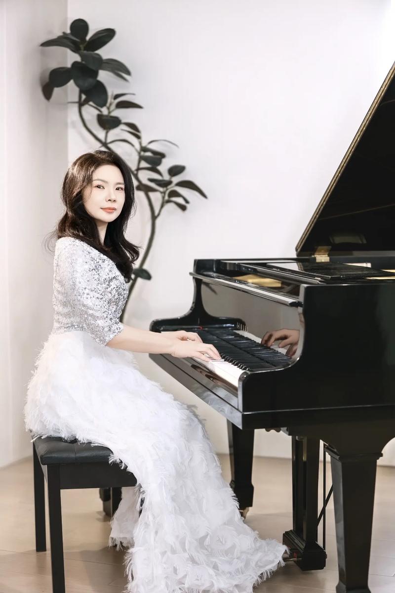 钢琴如何用镜头奏响创意光影？-图1