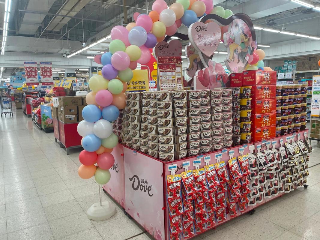 国外超市堆头创意陈列-图2