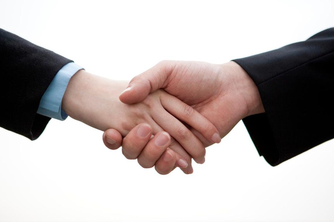 握手技巧有哪些关键要点？-图2